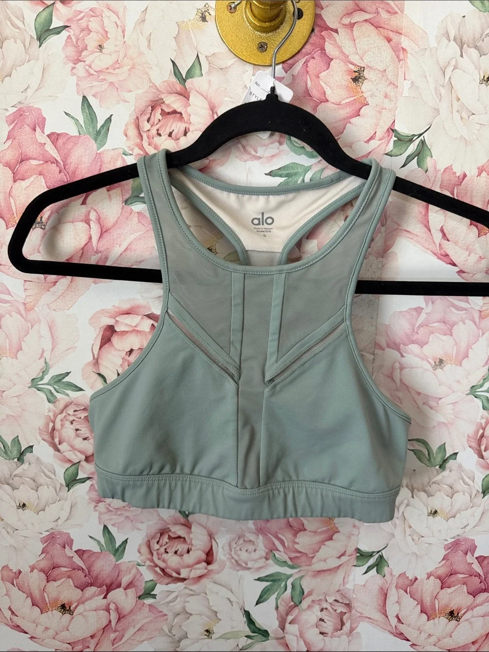 Alo Yoga Half Moon Sports Bra Mint Green size S Mesh Racerback